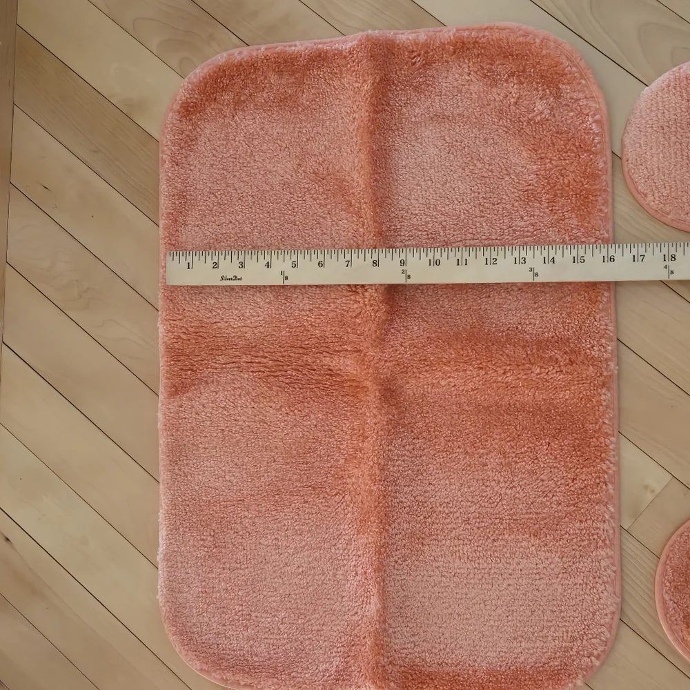2‑Piece Bathroom Rug Set – Light Coral – New Without Tags